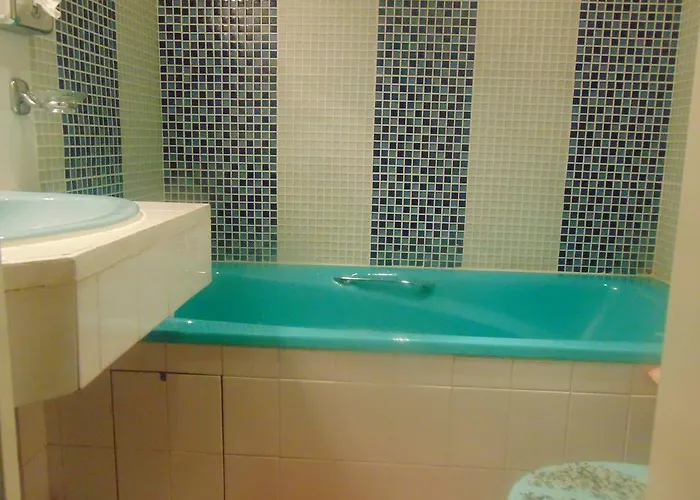 ホテル オテル ヴォルテール 2*