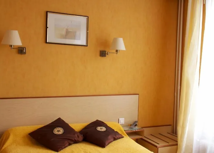 ホテル オテル ヴォルテール パリ