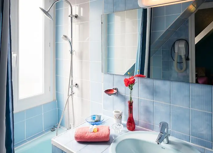 ホテル オテル ヴォルテール 2*